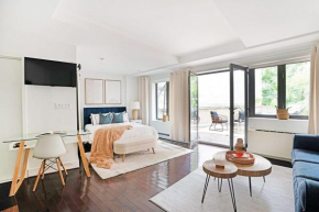 809-2B Studio With a private Terrace By Columbus Circle